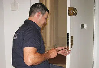 Safe Key Locksmith Service Raleigh, NC 919-895-3012 - locksmith-6